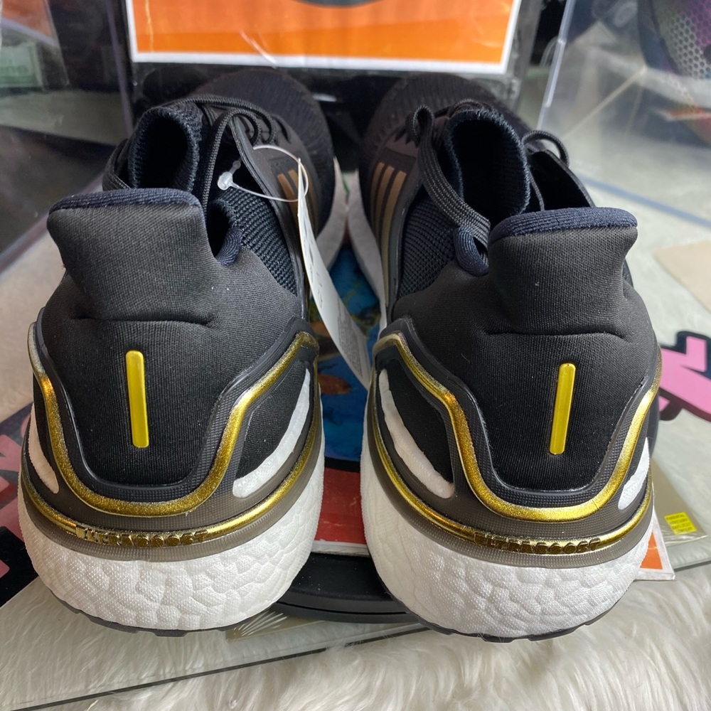 🆕 Adidas UltraBoost 2020 Black Gold - Mens Sizes - Picture 4 of 11
